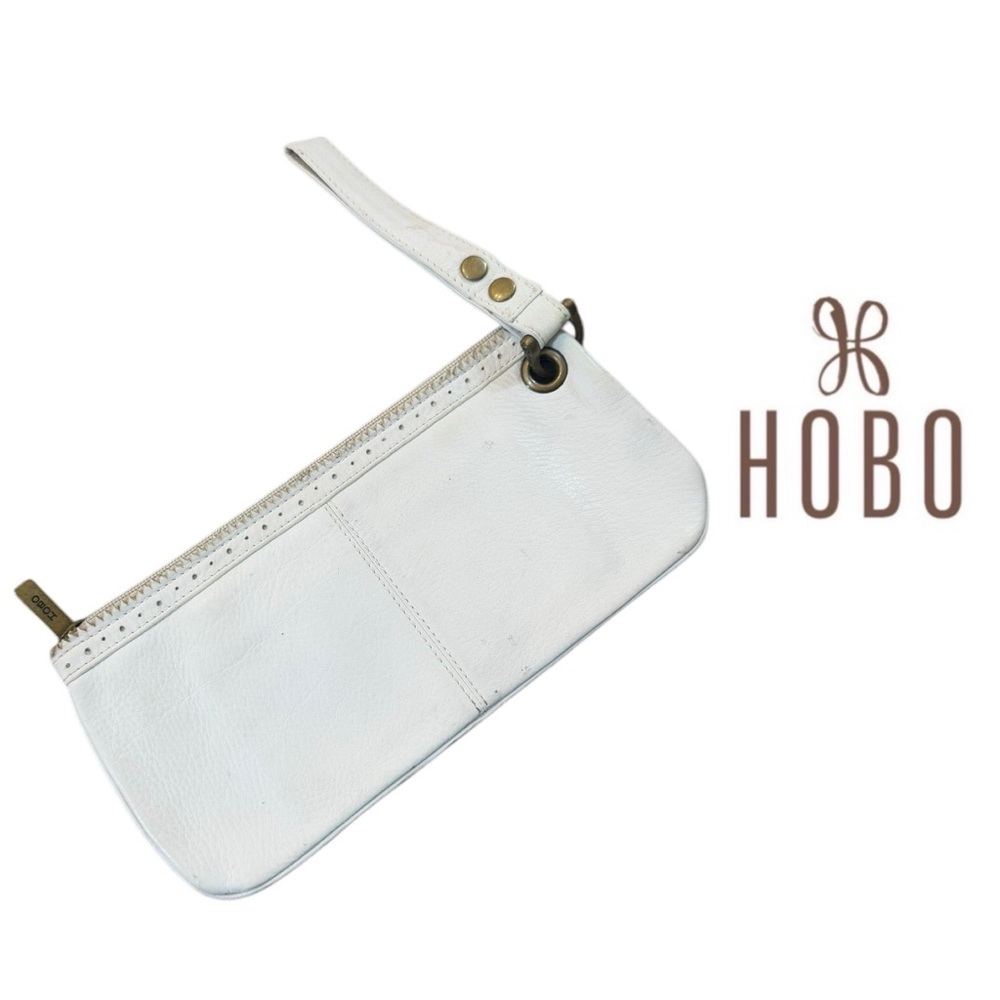 HOBO Rare International White Leather Credit Card Zipper Clutch - Large Wristlet